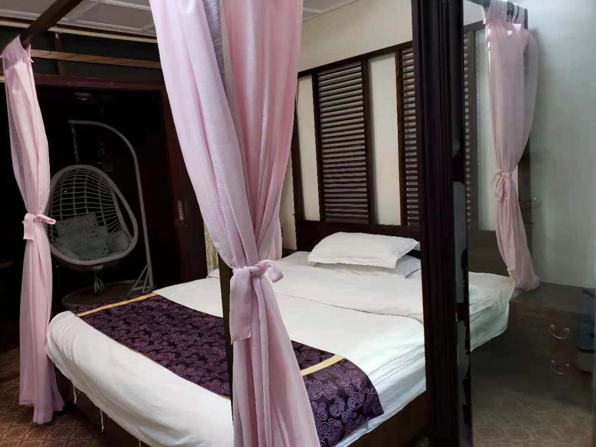 Lqj Riverside Guest House Fenghuang Kültér fotó