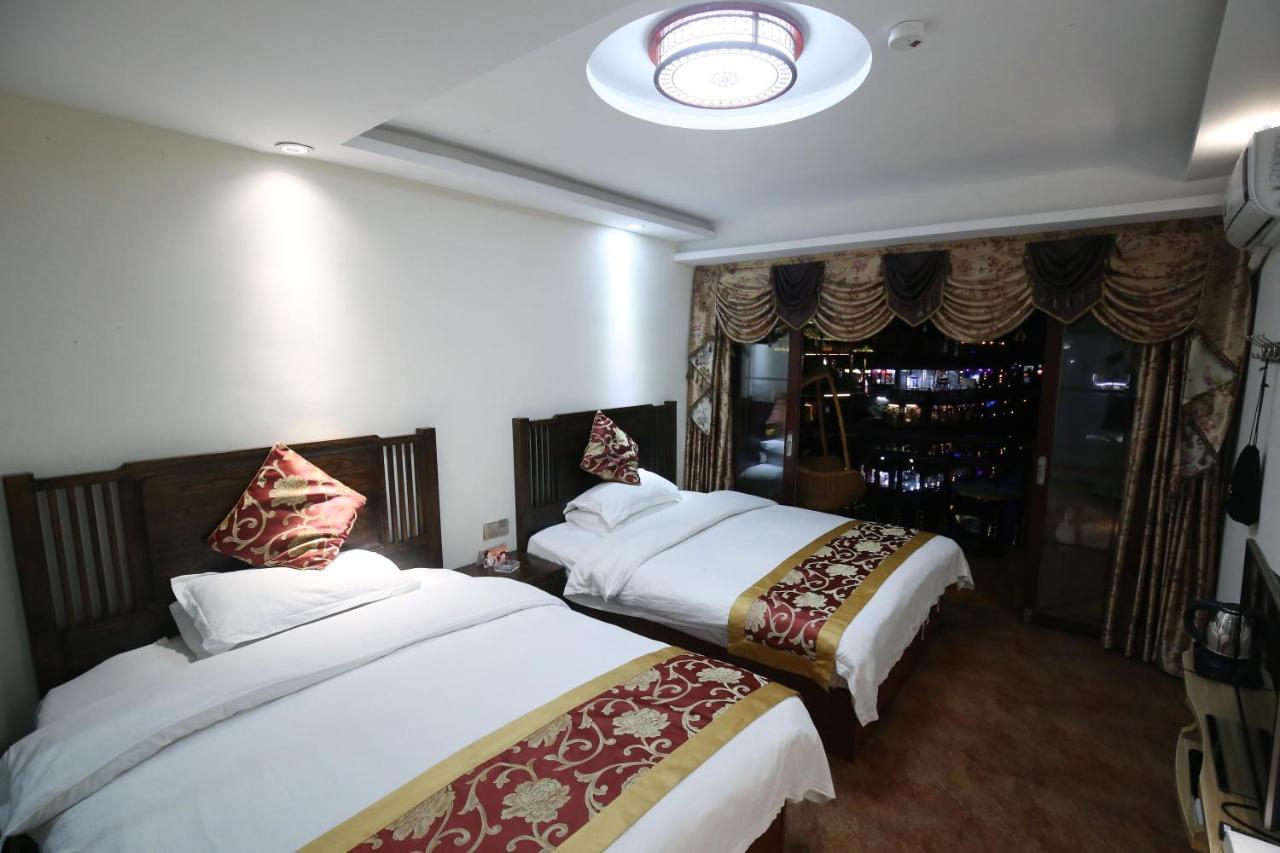 Lqj Riverside Guest House Fenghuang Kültér fotó