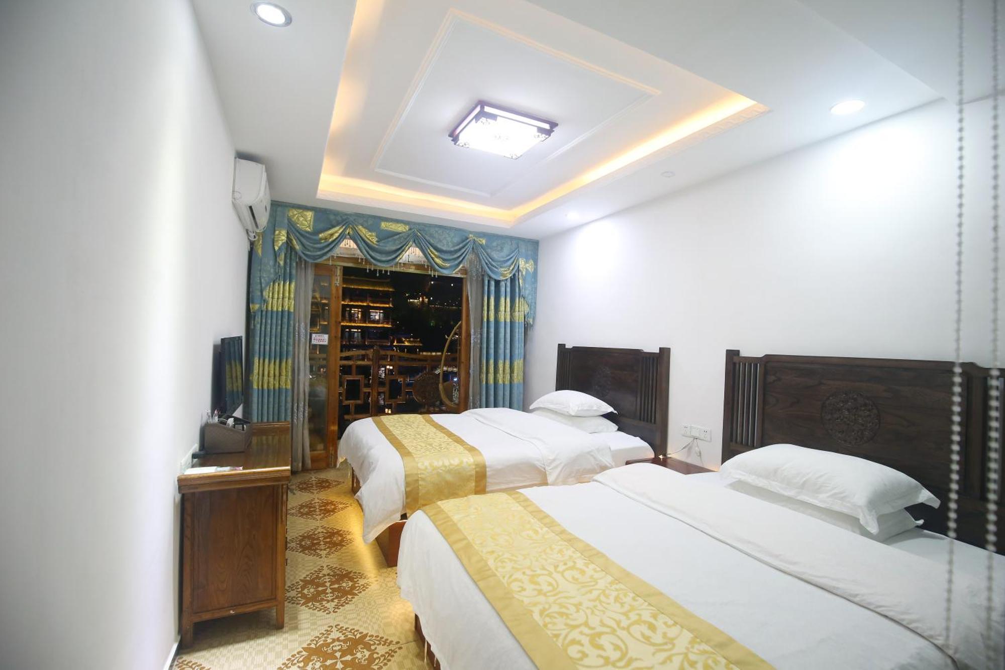 Lqj Riverside Guest House Fenghuang Kültér fotó