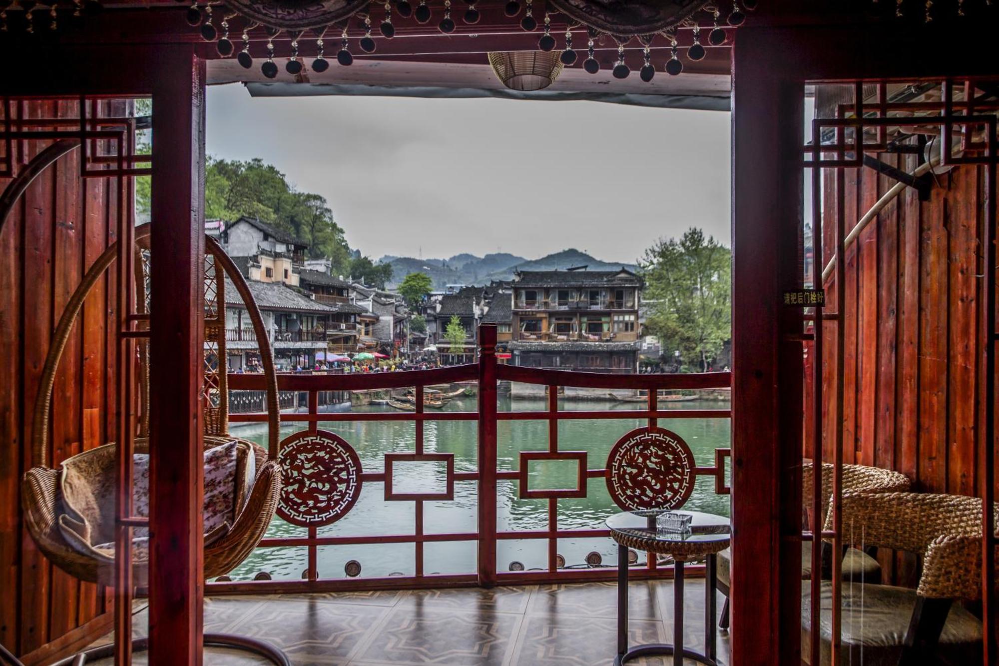 Lqj Riverside Guest House Fenghuang Kültér fotó