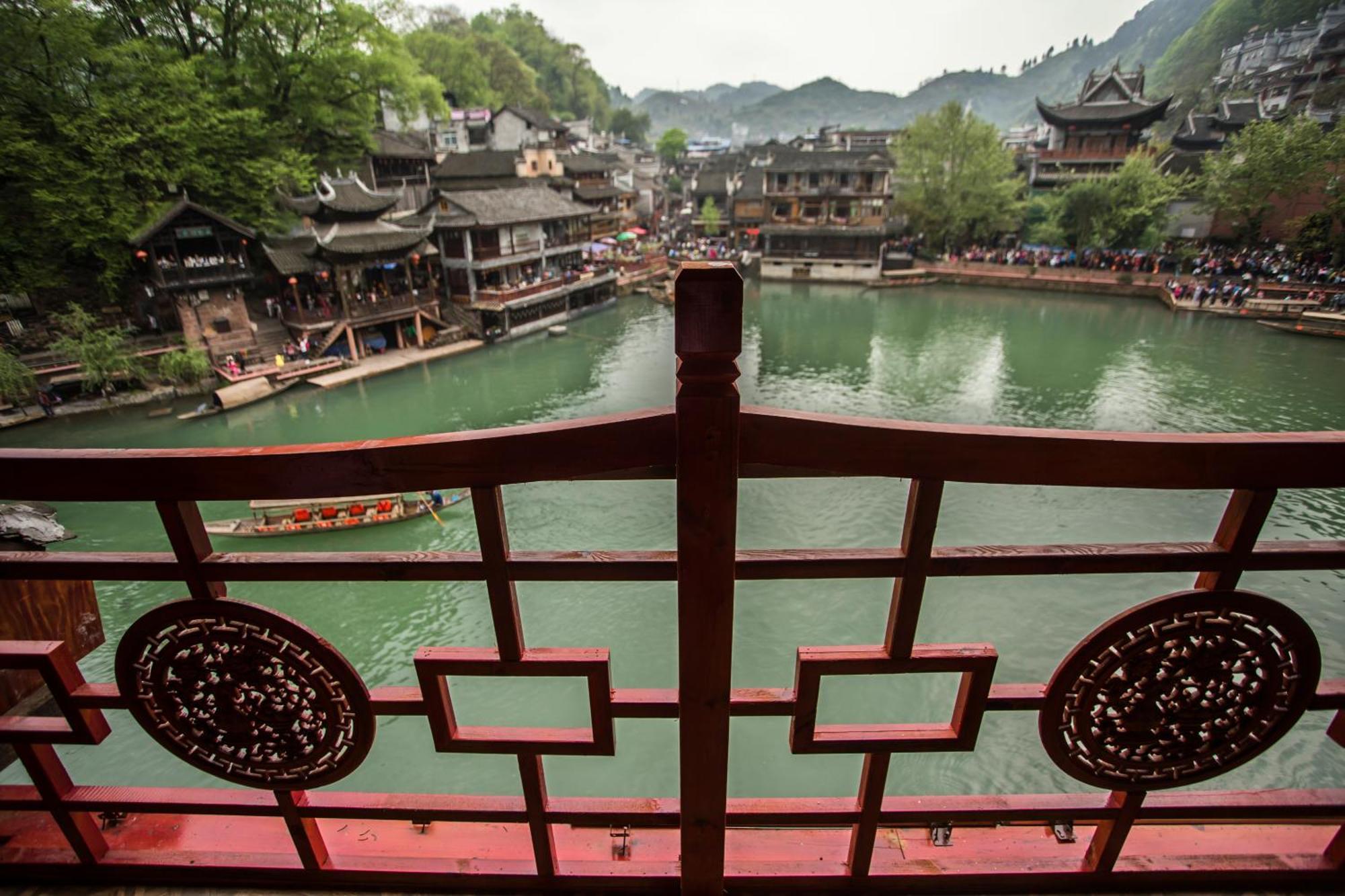 Lqj Riverside Guest House Fenghuang Kültér fotó
